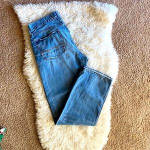 American Eagle men’s distressed straight jean